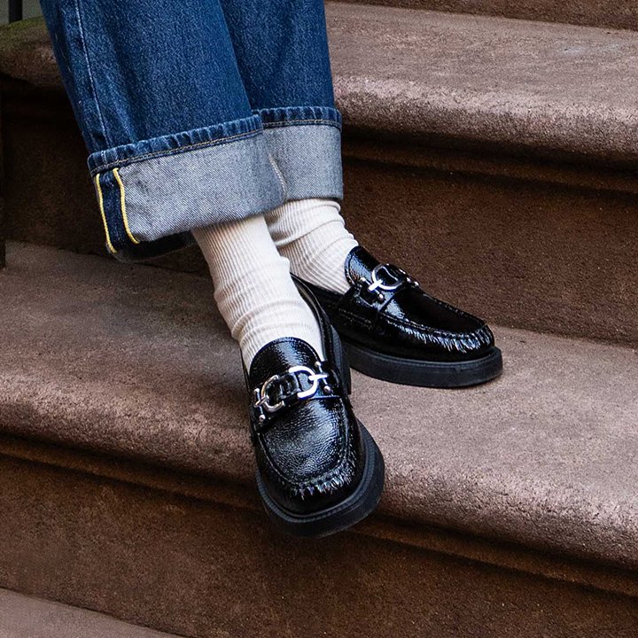 BUILD YOUR CAPSULE COLLECTION. With the closet staples you’ll wear on repeat. Discover our curated collection of nonnegotiables.