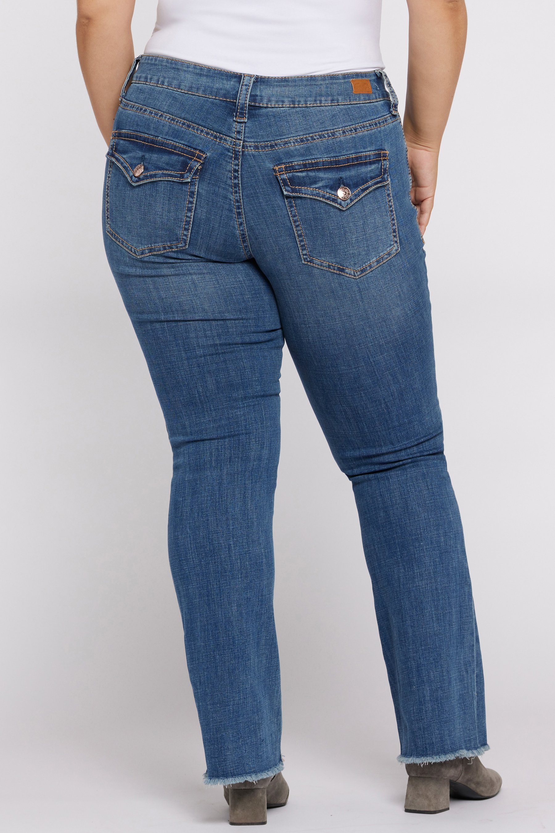 │PANDORAFIT│ BOOTSCUT Serena Jeans Mid Rise Starlette Boot Cut Jean at Seven7 Jeans