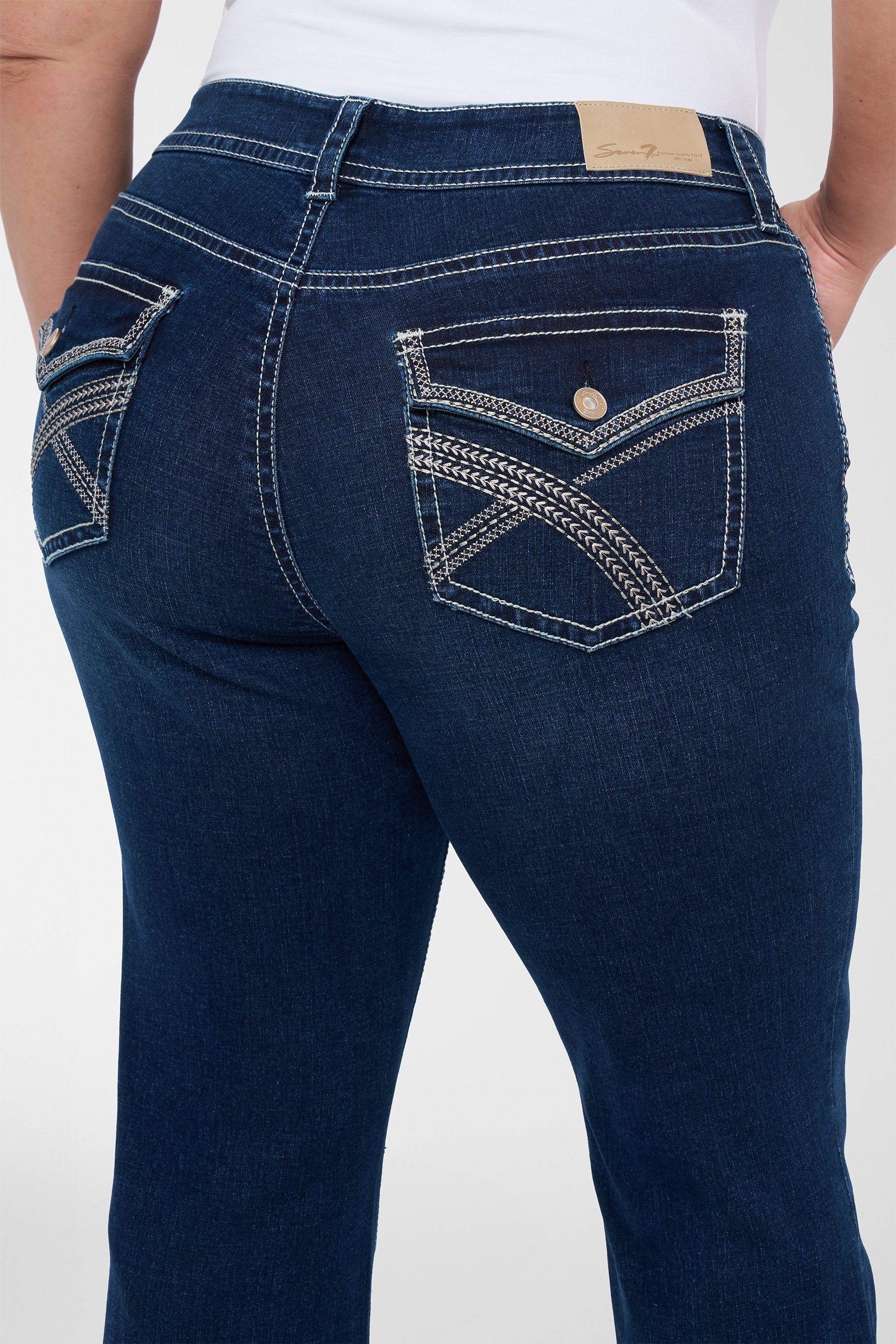 │PANDORAFIT│ BOOTSCUT Serena Jeans Mid Rise Starlette Boot Cut Jean at Seven7 Jeans