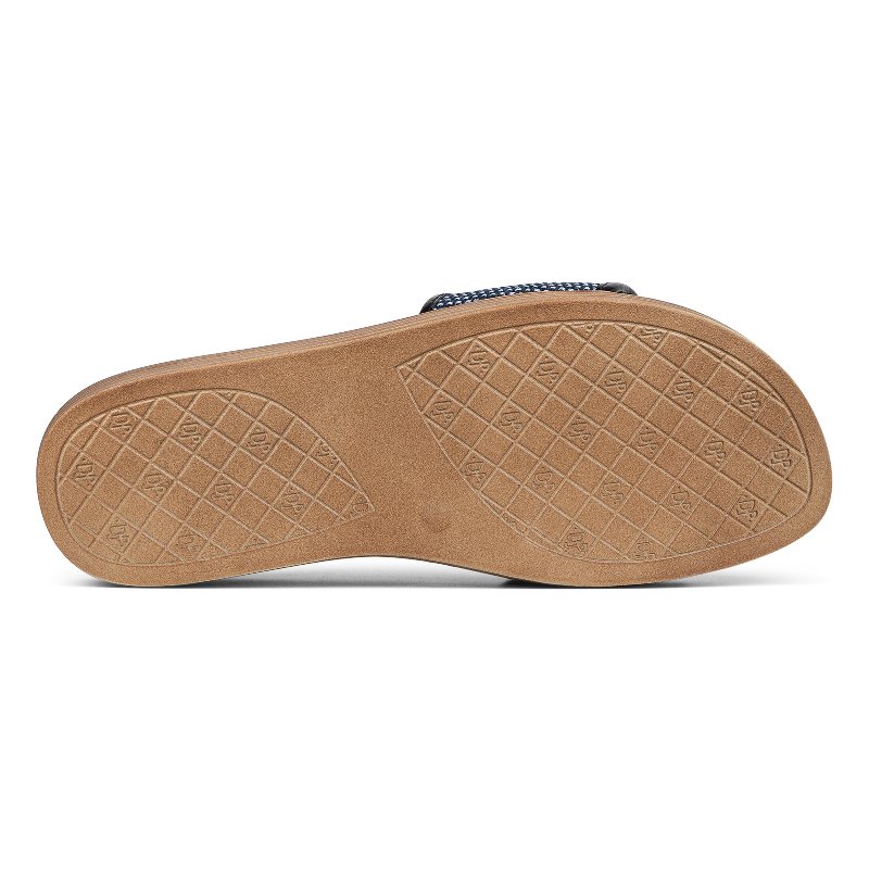 FIFI at Donald Pliner