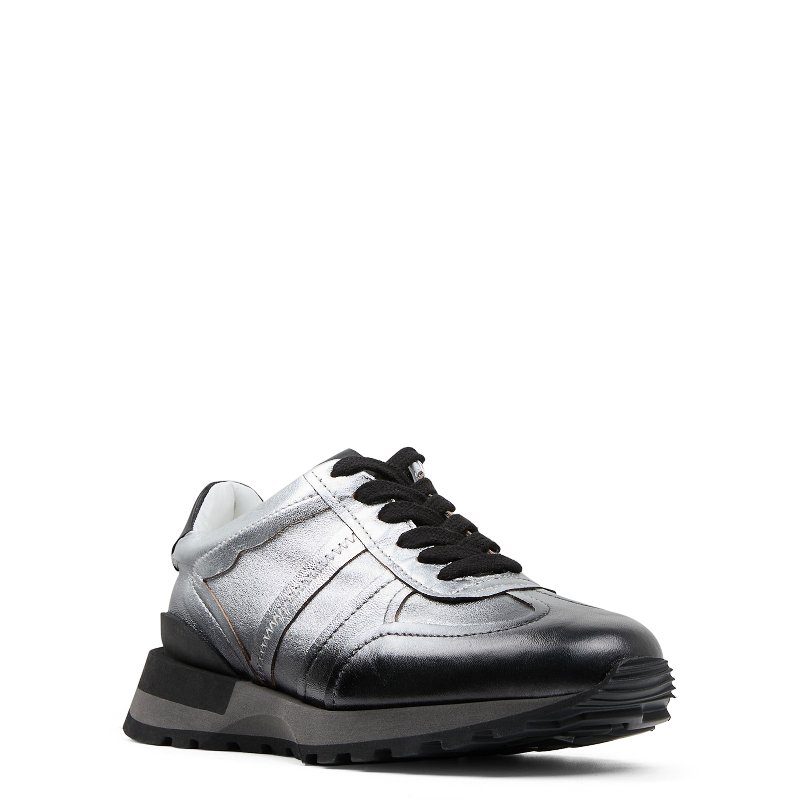 LILLITH at Donald Pliner