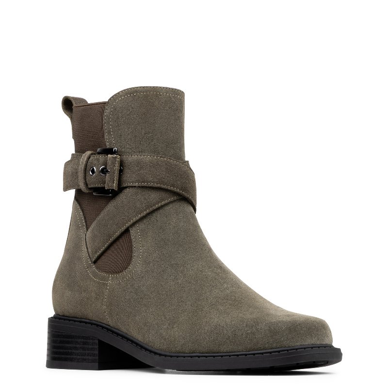 AZIA at Donald Pliner